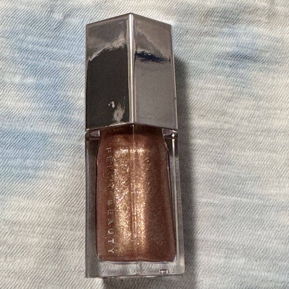 Fenty Beauty Gloss Bomb Universal Lip Luminizer - Cake Shake - 0.18fl oz - NWOB